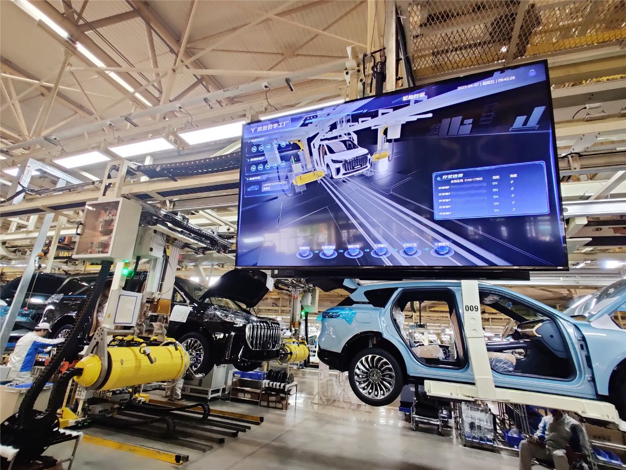 武汉汽车产业加速攀向价值链高端，国内外头部车企研发中心集聚彰显创新活力